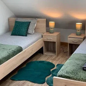 Hébergement de vacances Maison 3 - 600m Metro Marbrerie - Lille 