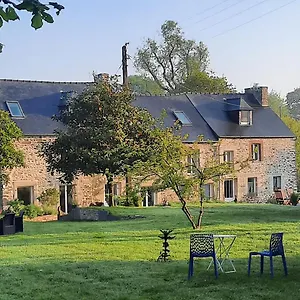 L'eau Qui Dort - Et Tables D'hotes Frühstückspension